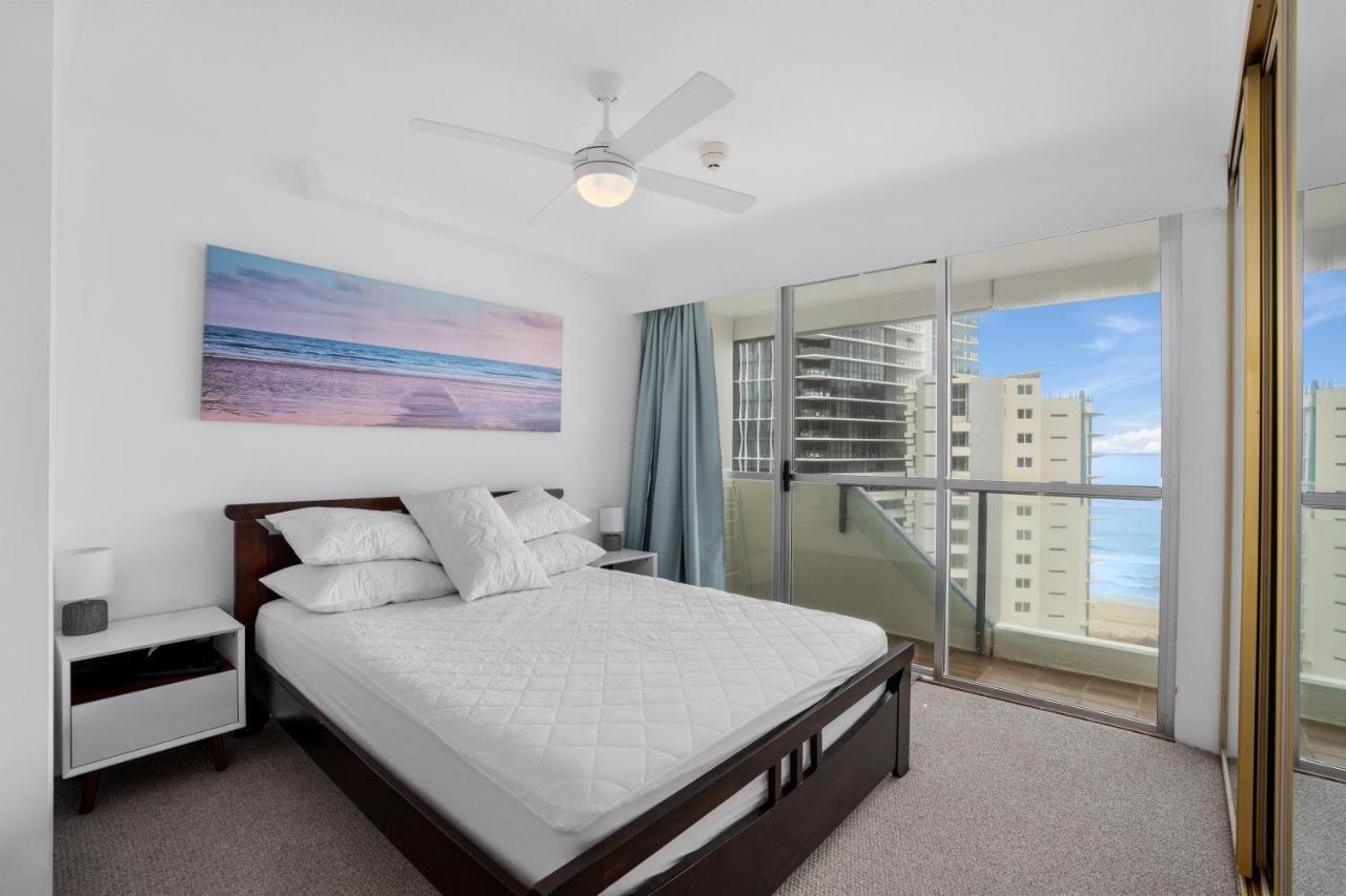 Baronnet Apartments โกลด์โคสต์ ภายนอก รูปภาพ