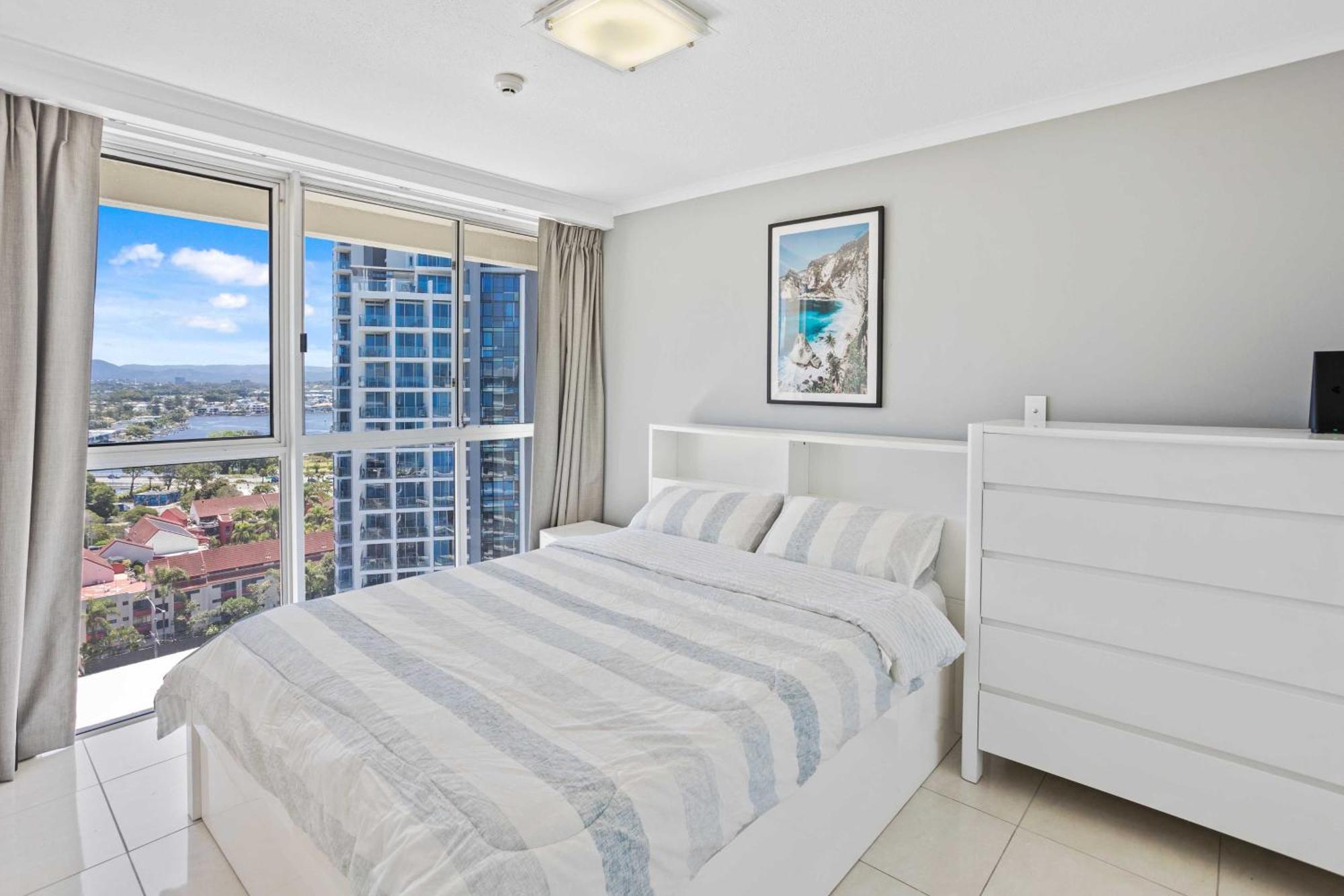 Baronnet Apartments โกลด์โคสต์ ภายนอก รูปภาพ