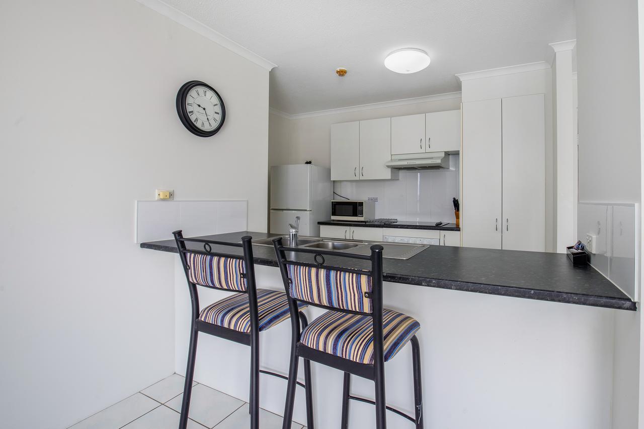 Baronnet Apartments โกลด์โคสต์ ภายนอก รูปภาพ
