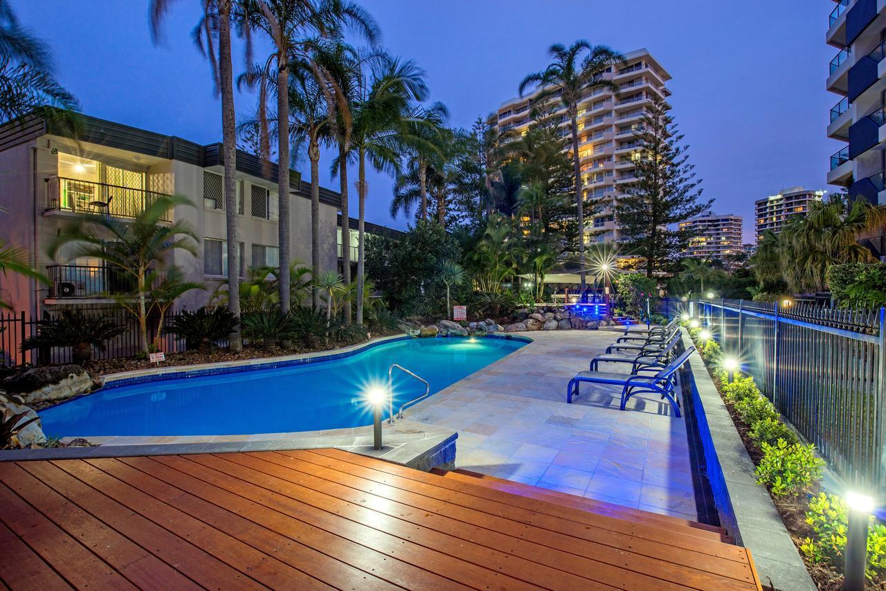 Baronnet Apartments โกลด์โคสต์ ภายนอก รูปภาพ